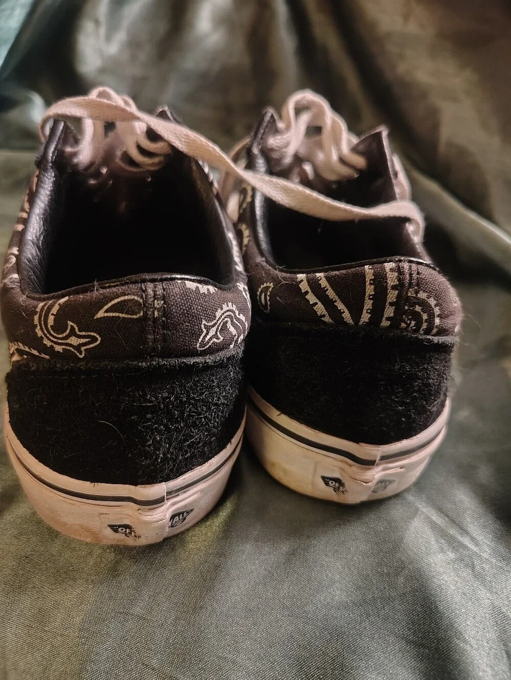 Vans Old Skool Peace Paisley Bandana Black White Low Top Skate Sneakers 8.0/9.5